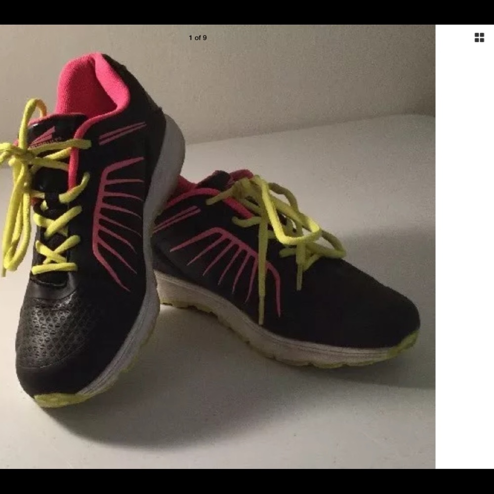 Catapult Running Shoes Size 7 Black Pink Laces